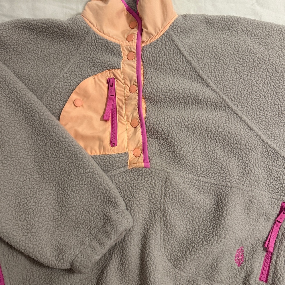 The North Face Peach and Gray Fleece Pullover